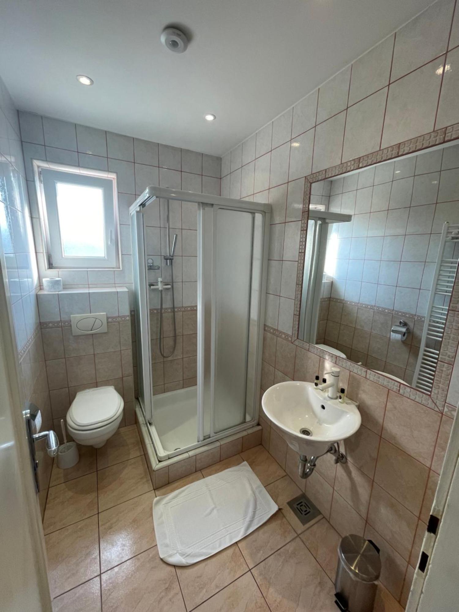 Guesthouse Stremljan Ljubljana Медводе Экстерьер фото
