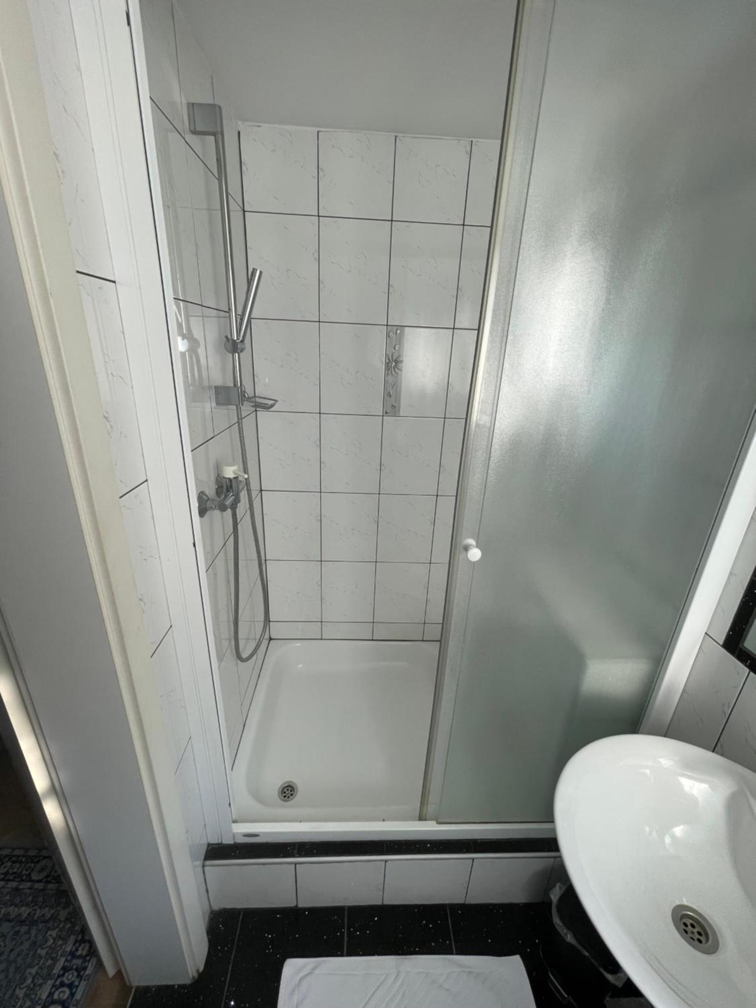 Guesthouse Stremljan Ljubljana Медводе Экстерьер фото