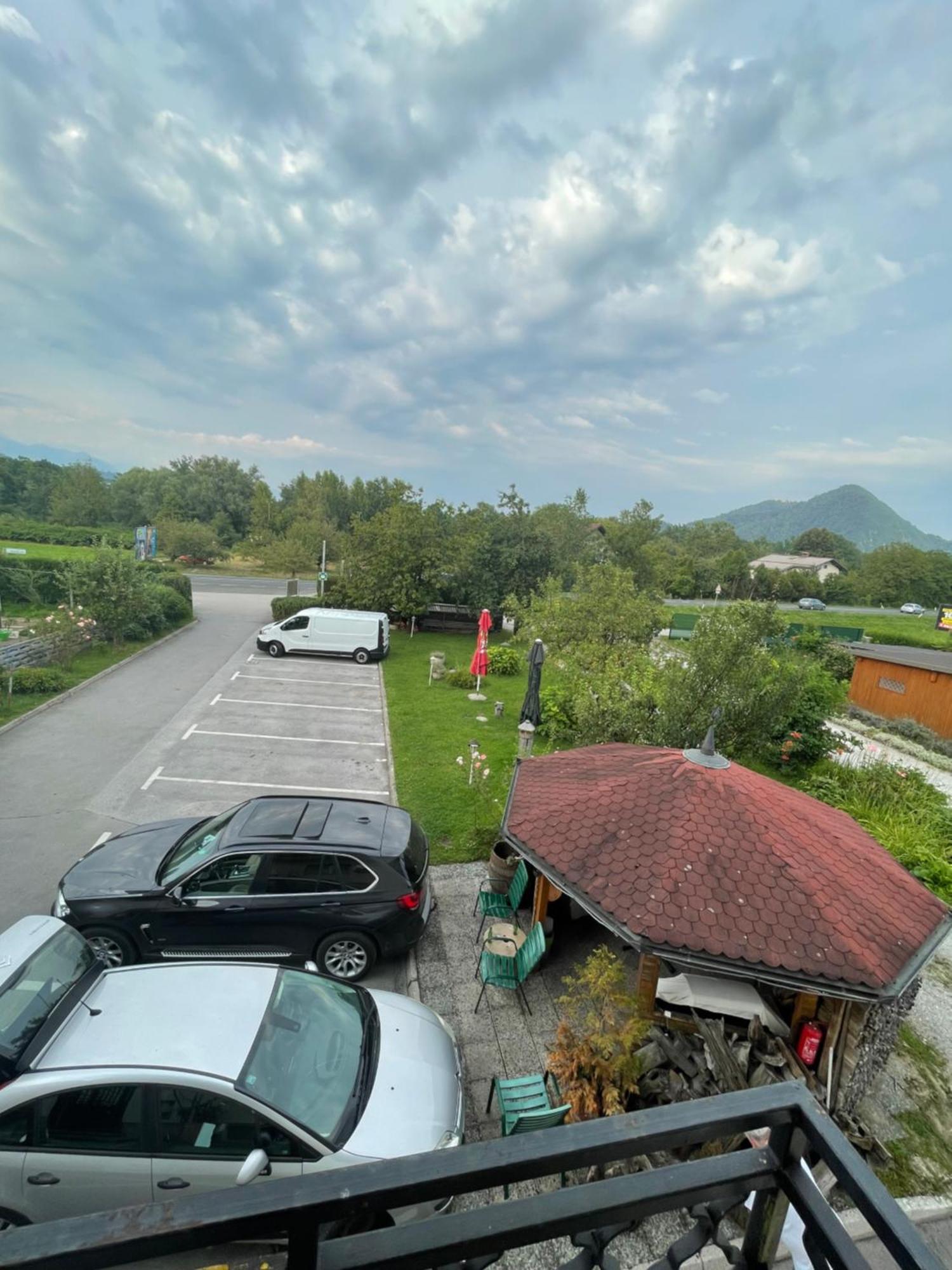 Guesthouse Stremljan Ljubljana Медводе Экстерьер фото